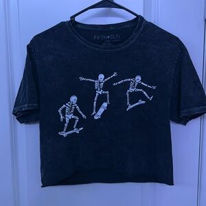 skeletons skating crop top 🖤